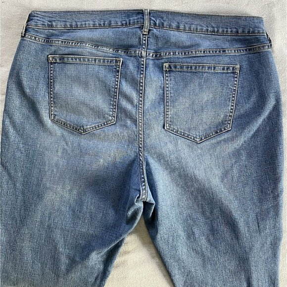 Women’s Old Navy The/LE Boyfriend Jeans Size 18 Plus Size Light to Medium Blue - Picture 5 of 11